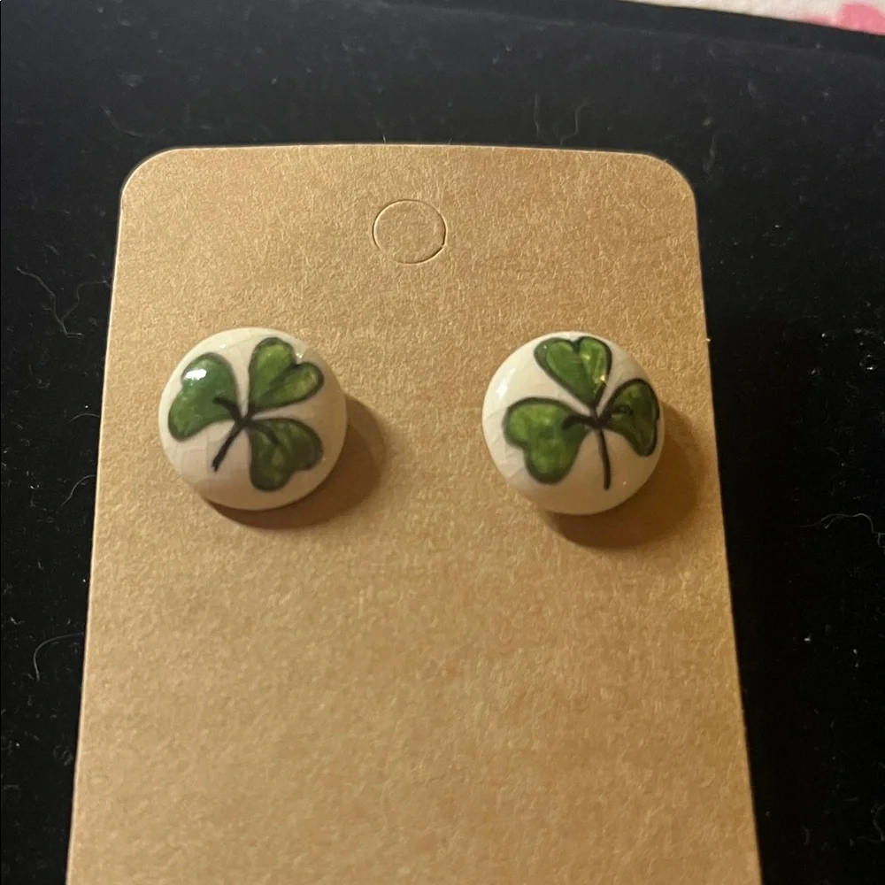 Vintage Green Clover Stud Earrings - Picture 1 of 1